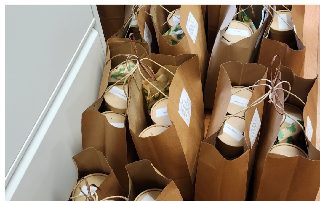 Downsizing help to organize and donate items.